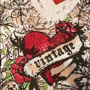 Rasaki T-shirt unique style NWT